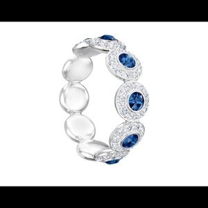 New authentic Angelic ring
Swarovski Ladies Rings.